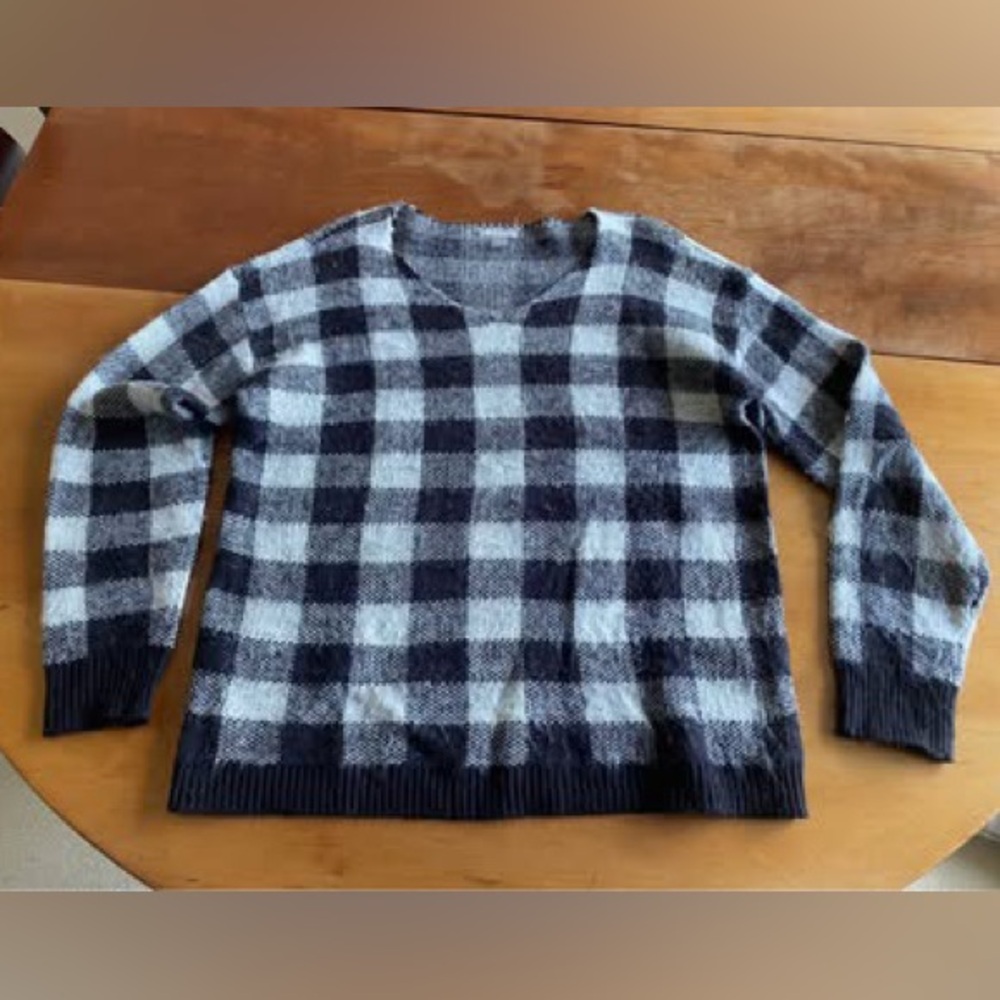 Cabincore Lumberjack Black Gray White Buffalo Plaid Check V-Neck Sweater Medium